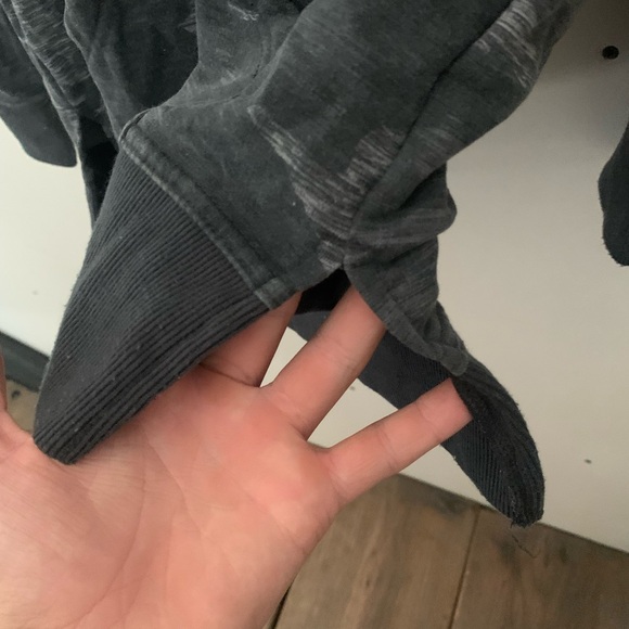 Woman’s very comfortable hoodie - Picture 8 of 10